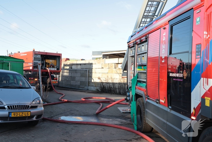 Containerbrand in opslaglocatie snel geblust