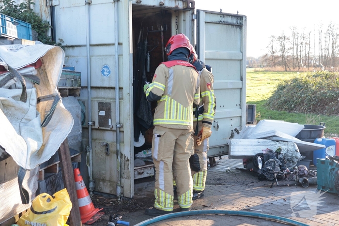 Containerbrand in opslaglocatie snel geblust