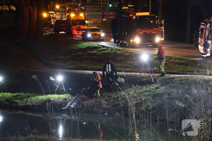 Dodelijk ongeval met auto leidt tot brand