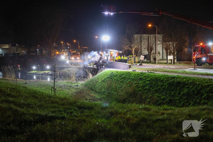 Dodelijk ongeval met auto leidt tot brand