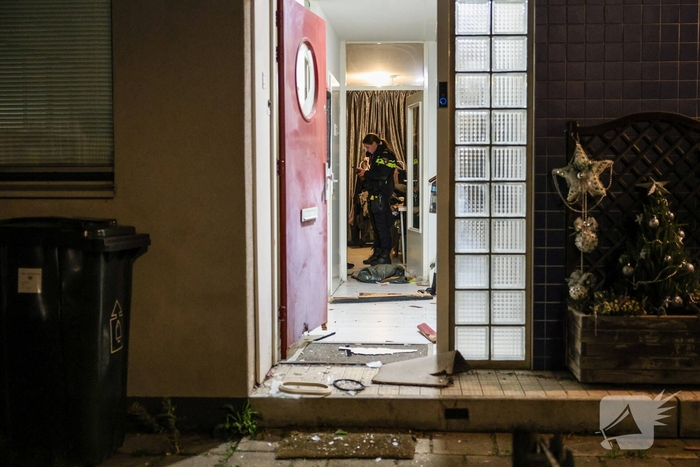 Explosie beschadigt woning tijdens kerstochtend