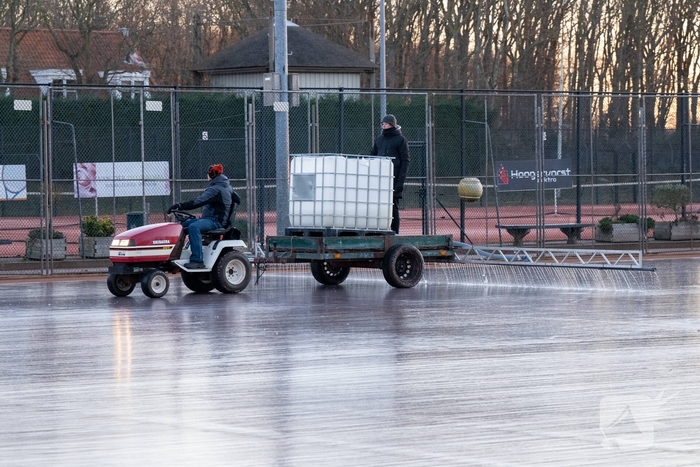 Eerste kerstdag brengt schaatsplezier op natuurijs