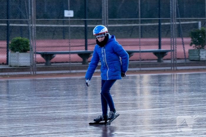 Eerste kerstdag brengt schaatsplezier op natuurijs