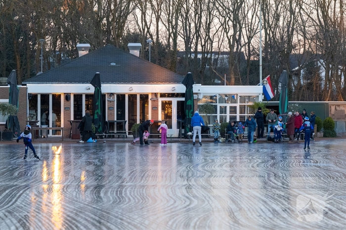 Eerste kerstdag brengt schaatsplezier op natuurijs