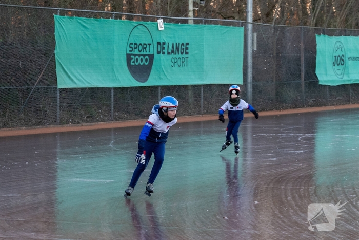 Eerste kerstdag brengt schaatsplezier op natuurijs