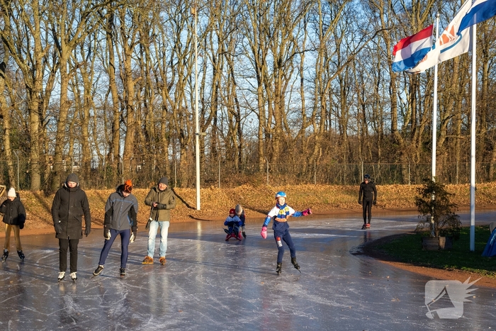 Eerste kerstdag brengt schaatsplezier op natuurijs