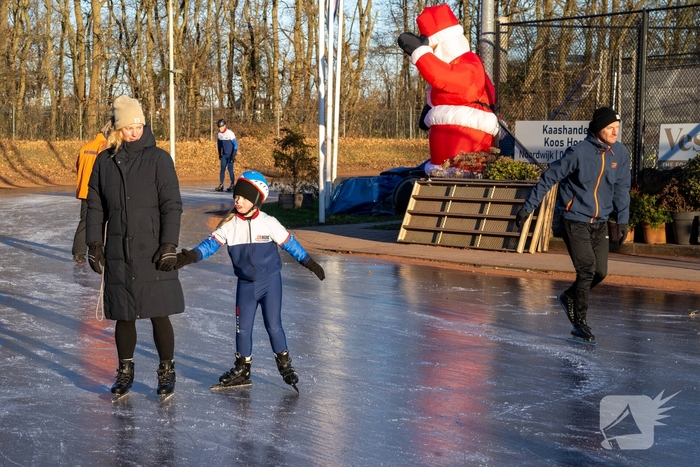 Eerste kerstdag brengt schaatsplezier op natuurijs