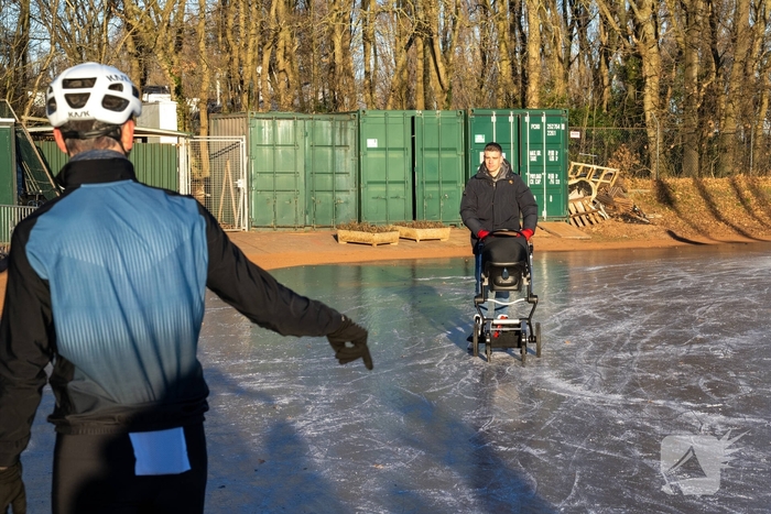 Eerste kerstdag brengt schaatsplezier op natuurijs