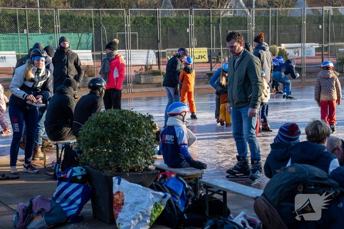 Eerste kerstdag brengt schaatsplezier op natuurijs