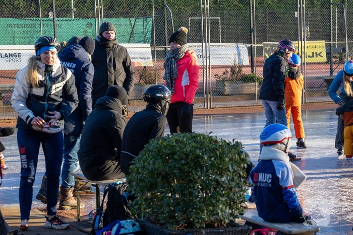 Eerste kerstdag brengt schaatsplezier op natuurijs