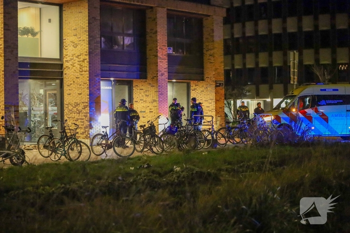 Brand in flatwoning leidt tot gewonde