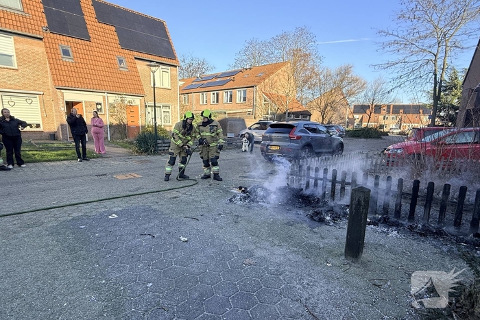 Brandweer blust stapel papier