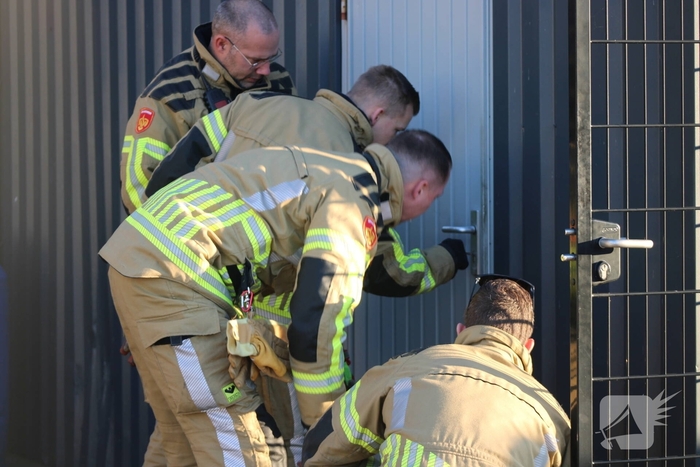 Brandweer sluit gesprongen waterleiding af