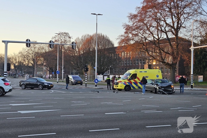 Aanrijding op drukke kruising