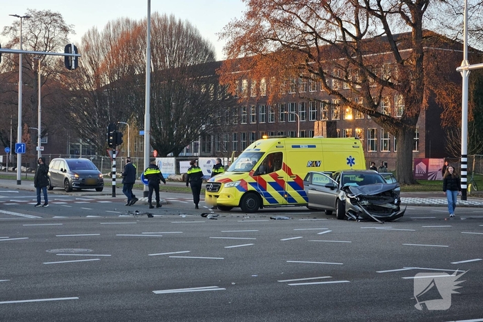 Aanrijding op drukke kruising