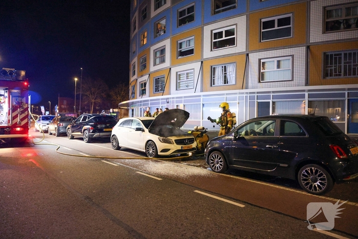 Autobrand onder controle na snelle inzet