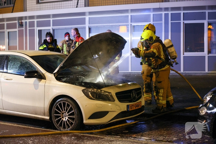 Autobrand onder controle na snelle inzet
