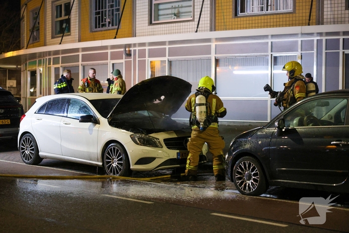 Autobrand onder controle na snelle inzet