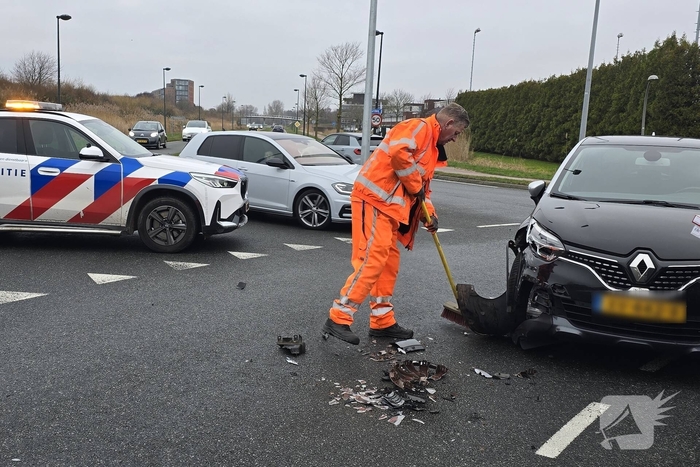 Ongeval tussen twee Automobilisten geen letsel op houtribweg