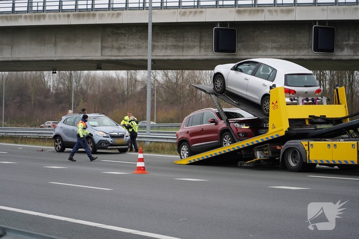 Rijstroken afgesloten na aanrijding
