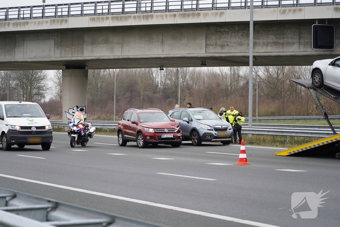 Rijstroken afgesloten na aanrijding