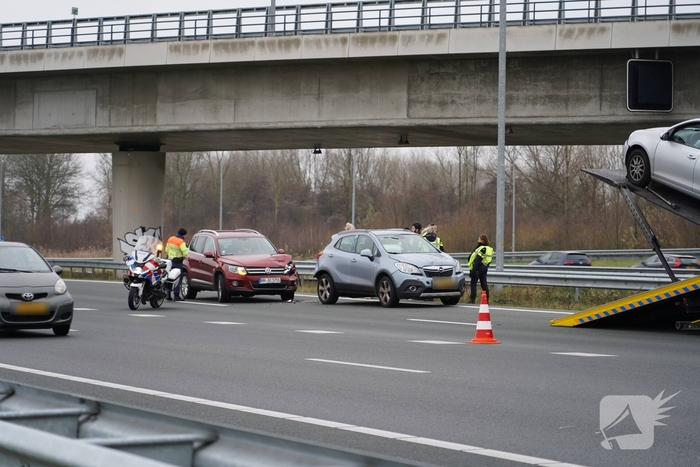 Rijstroken afgesloten na aanrijding