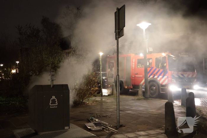 Brand in ondergrondse afvalcontainer