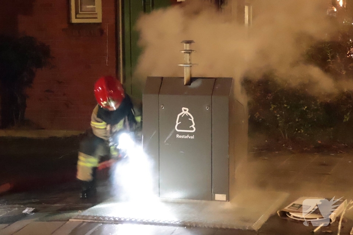 Brand in ondergrondse afvalcontainer