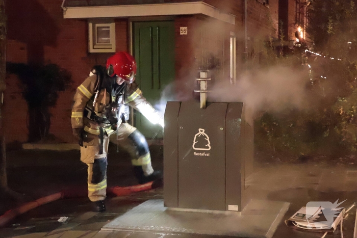 Brand in ondergrondse afvalcontainer
