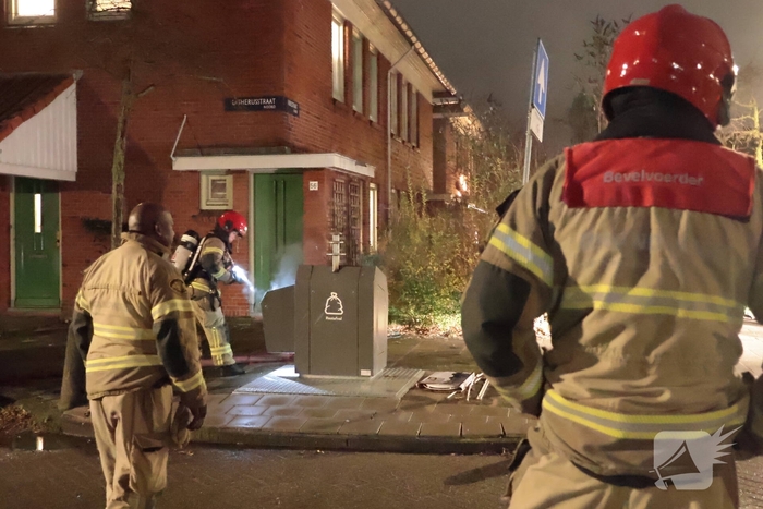 Brand in ondergrondse afvalcontainer