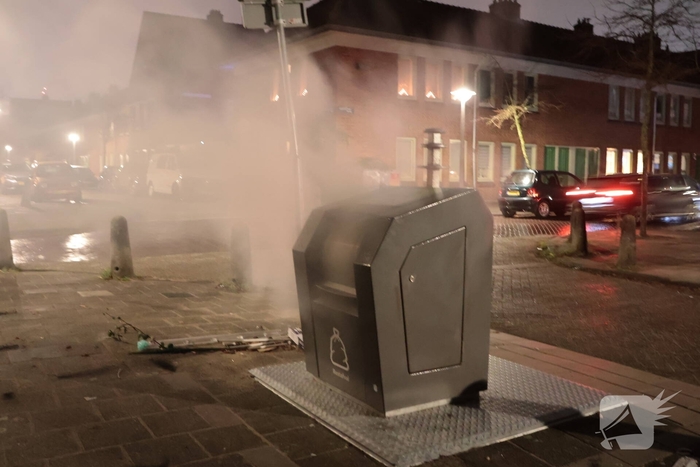 Brand in ondergrondse afvalcontainer