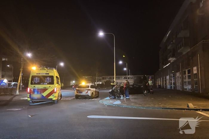 Ongeval door voorrangsfout, barst in ruit van auto