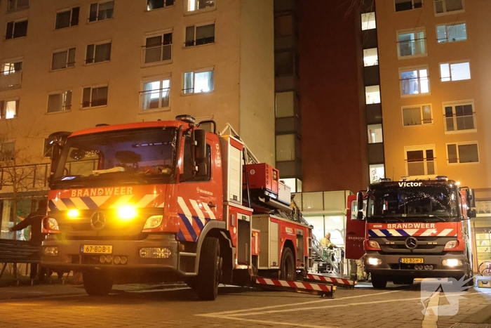 Brand in flatwoning leidt tot evacuaties