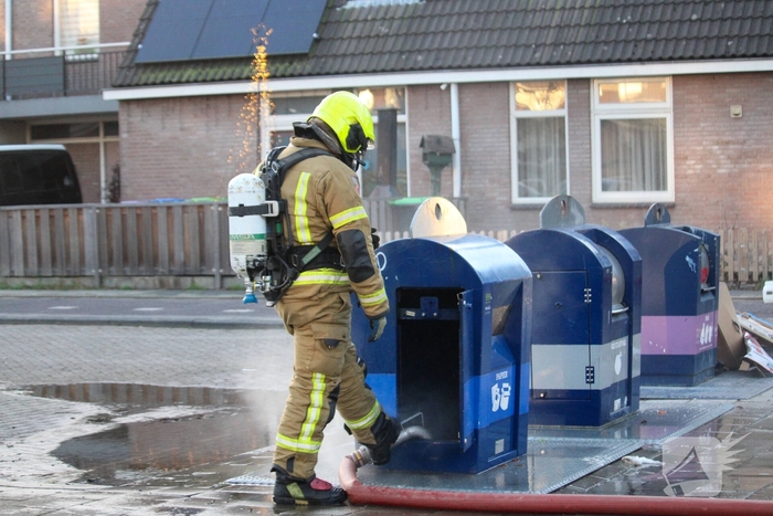 Brand in ondergrondse container door vuurwerk