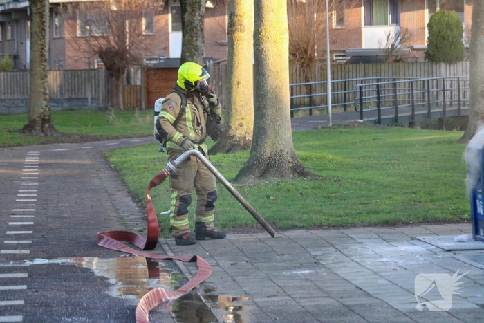 Brand in ondergrondse container door vuurwerk