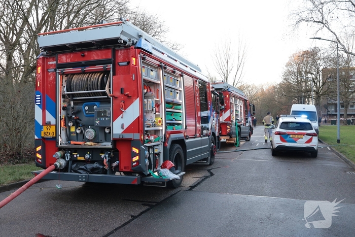 Brand in flatwoning leidt tot zwaargewonde