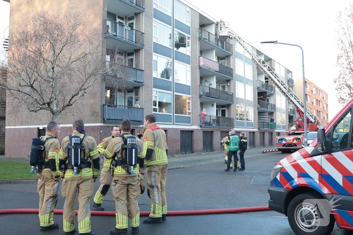 Brand in flatwoning leidt tot zwaargewonde