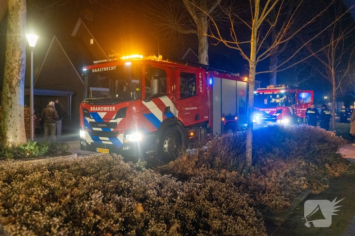 Brand in bijgebouw vraagt snelle inzet van hulpdiensten