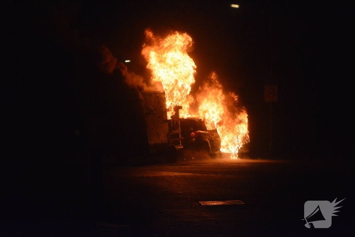 Auto in brand door jaarwisselingstraditie