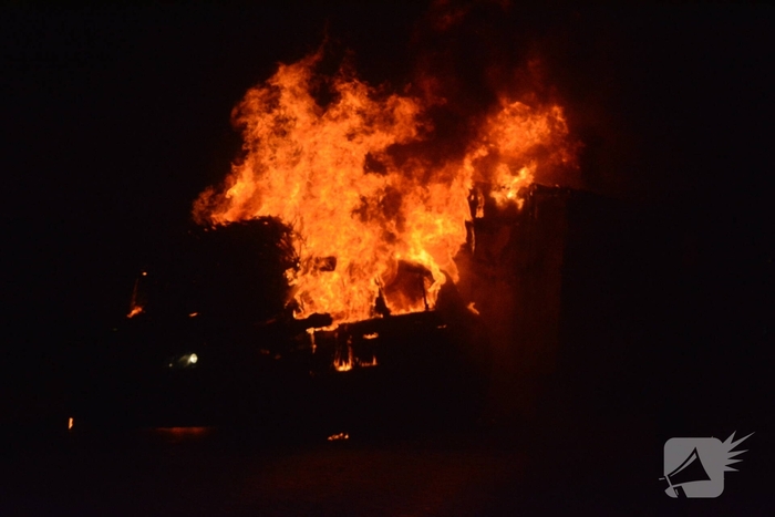 Auto in brand door jaarwisselingstraditie