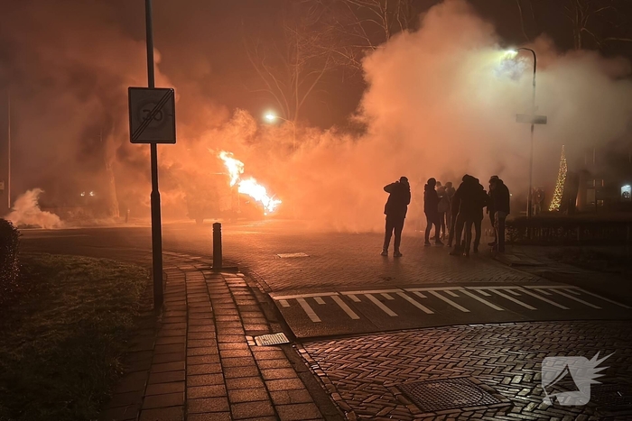 Auto in brand door jaarwisselingstraditie