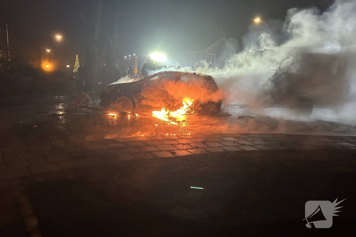 Auto in brand door jaarwisselingstraditie