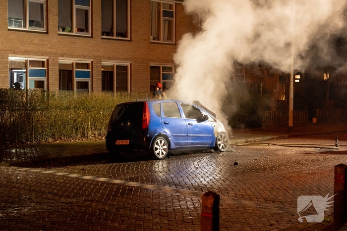 Auto afgebrand na brandstichting