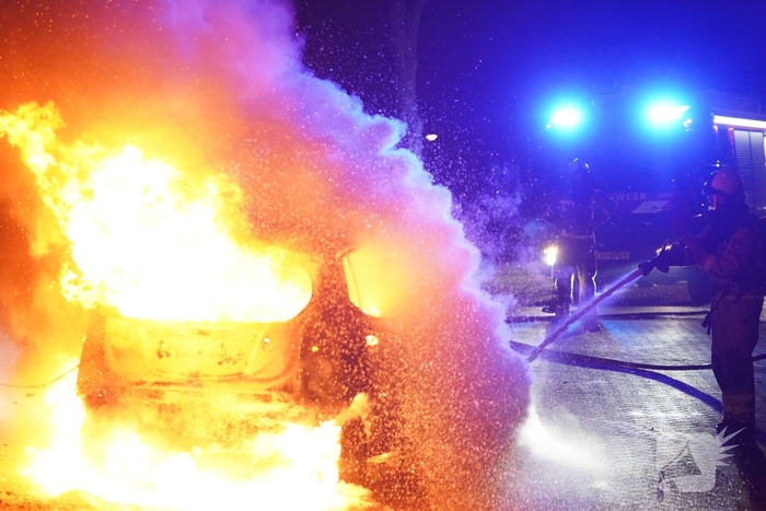 Auto in brand gestoken tijdens oudejaarsritueel