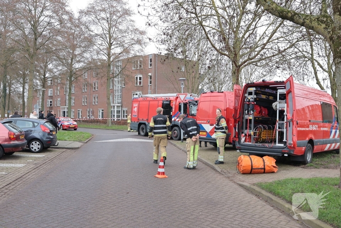 Verward persoon op dak leidt tot ingrijpen van hulpdiensten
