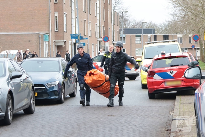 Verward persoon op dak leidt tot ingrijpen van hulpdiensten