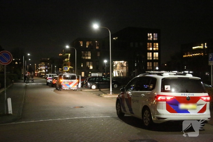 Meerdere aanhoudingen na gooien met vuurwerk naar hulpverleners