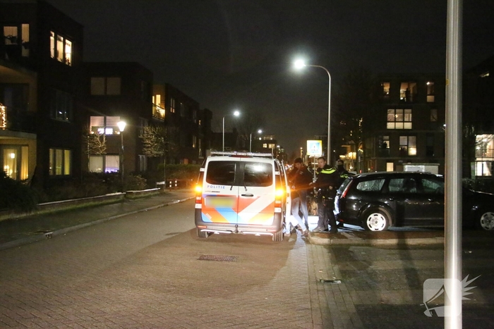 Meerdere aanhoudingen na gooien met vuurwerk naar hulpverleners