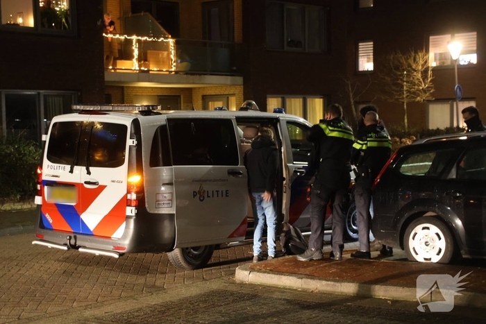 Meerdere aanhoudingen na gooien met vuurwerk naar hulpverleners