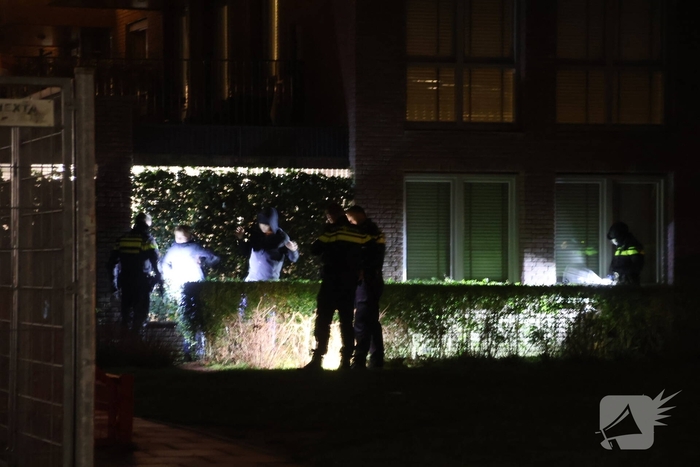 Meerdere aanhoudingen na gooien met vuurwerk naar hulpverleners